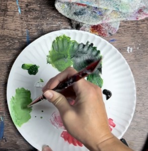 How To Paint A Christmas Wreath - Tracie Kiernan - Step By Step Painting
